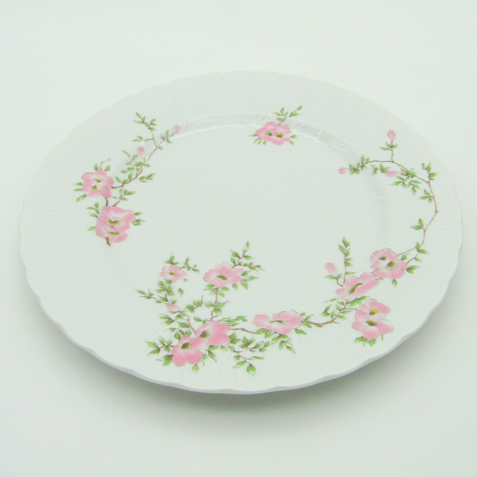 Limoges Bernardaud Assiette plate porcelaine décor Amandine