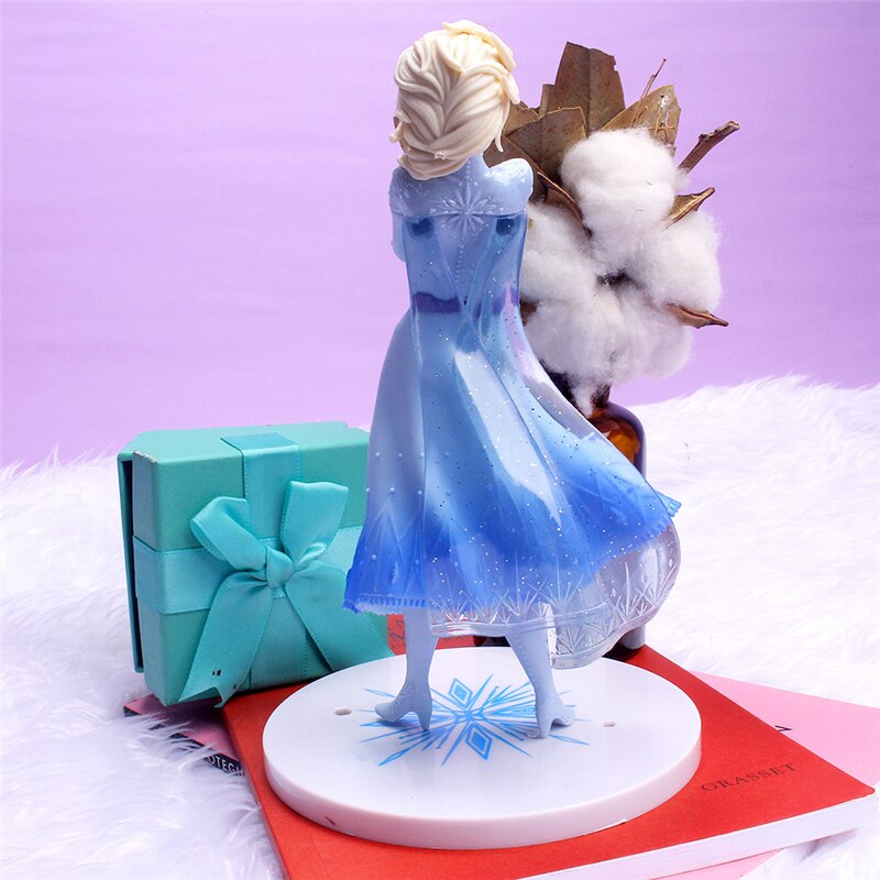 Figurine Disney Elsa La Reine Des Neiges 21cm En PVC Jouet Pour Enfant