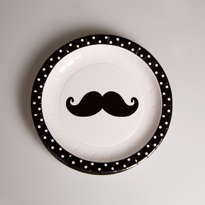 8 assiettes en carton Moustache