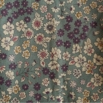 Coupon de tissu Frou-frou fleuri fond menthe glacée coloris 5 45 x 55 cm