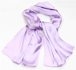 Echarpe en satin de soie parme