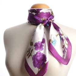 Carré de soie <br/>Fleurs violet et bleu