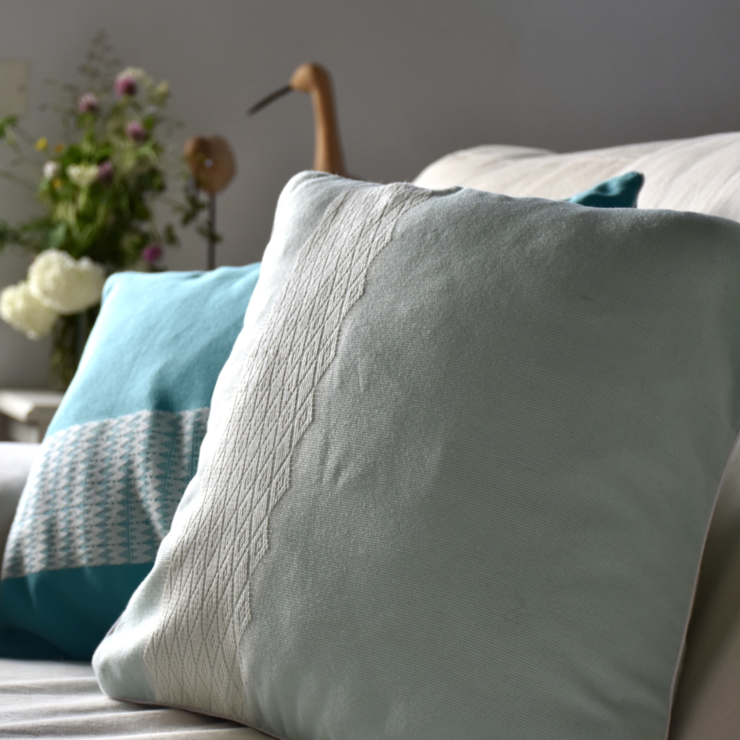 trendethics-coussin-bleu-celadon-9