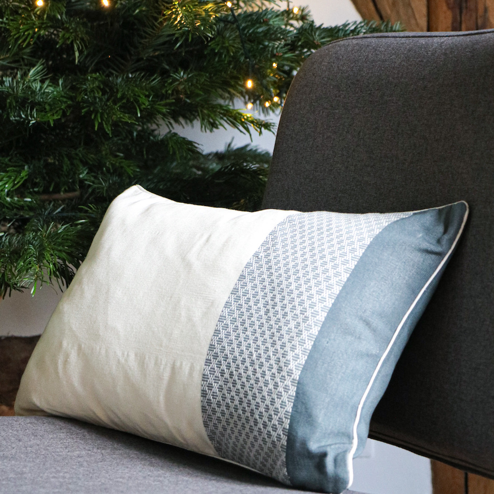 trendethics-coussin-ruche-gris-ambiance-noel