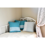 trendethics-coussin-turquoise-canape-8