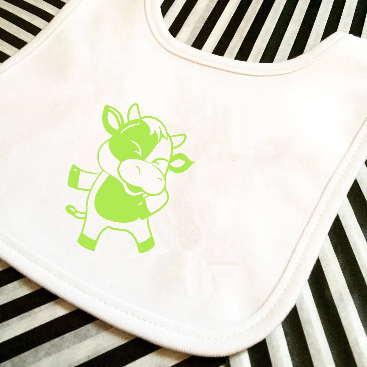 vache danse motif thermocollant bavoir bébé enfant
