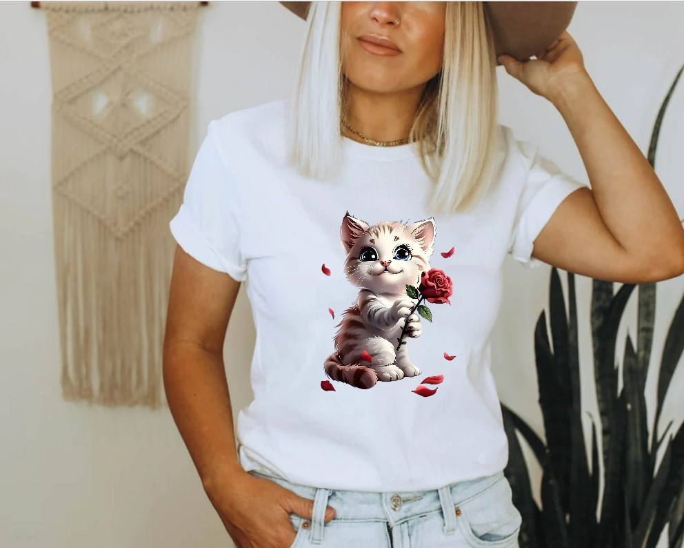 Chat Rose Pétales1