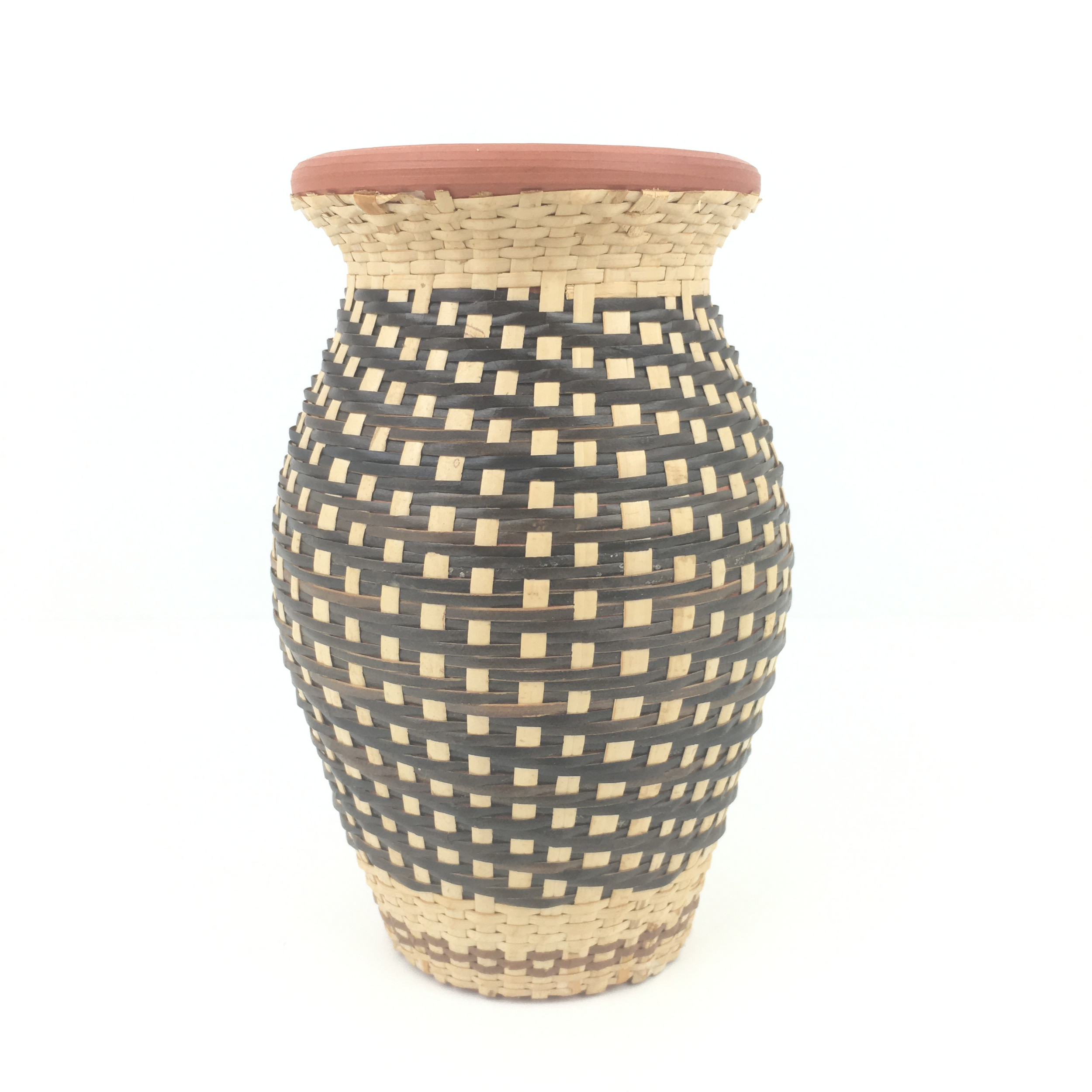 Vase argile et fibres tressées
