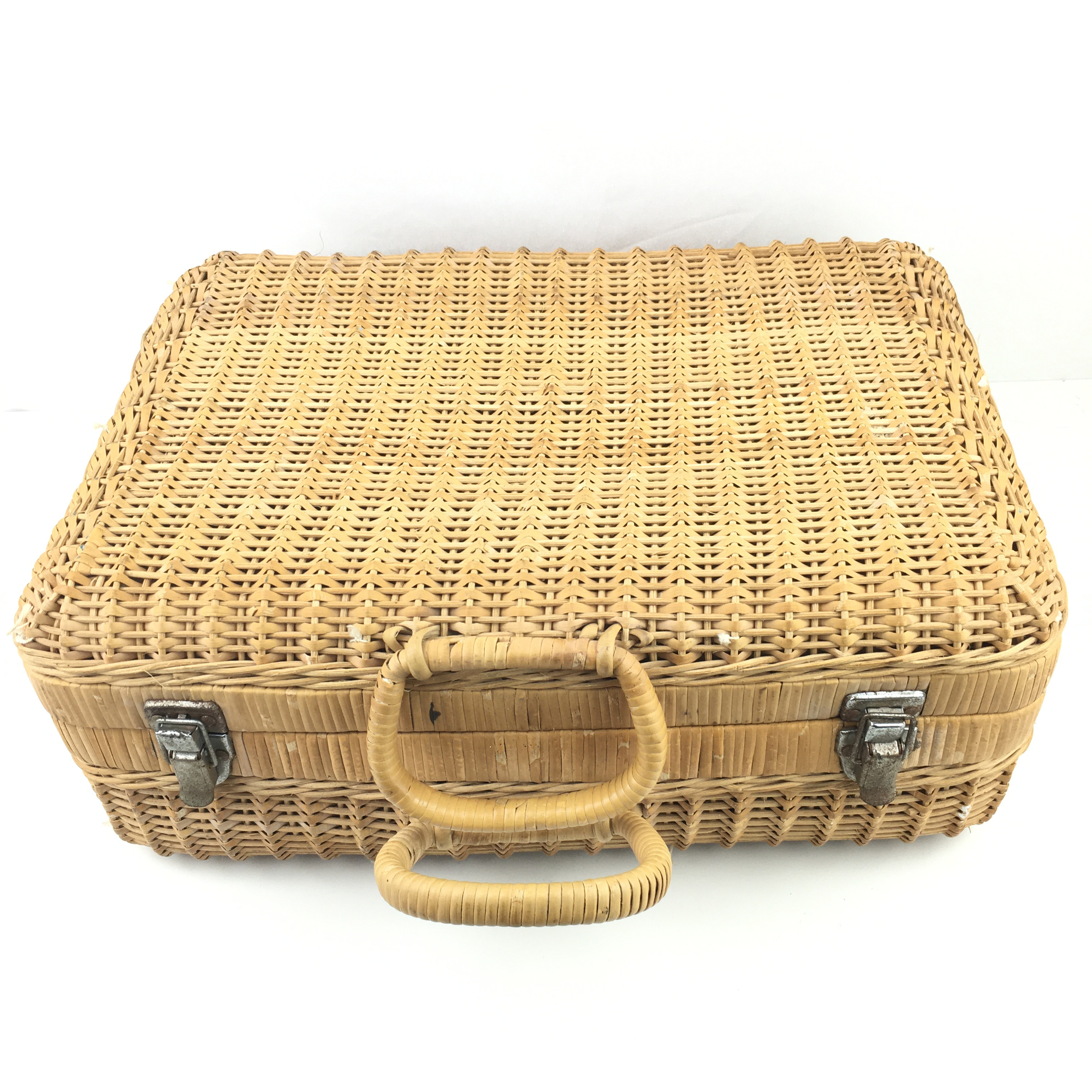valise en rotin vintage et durable boutique brocup