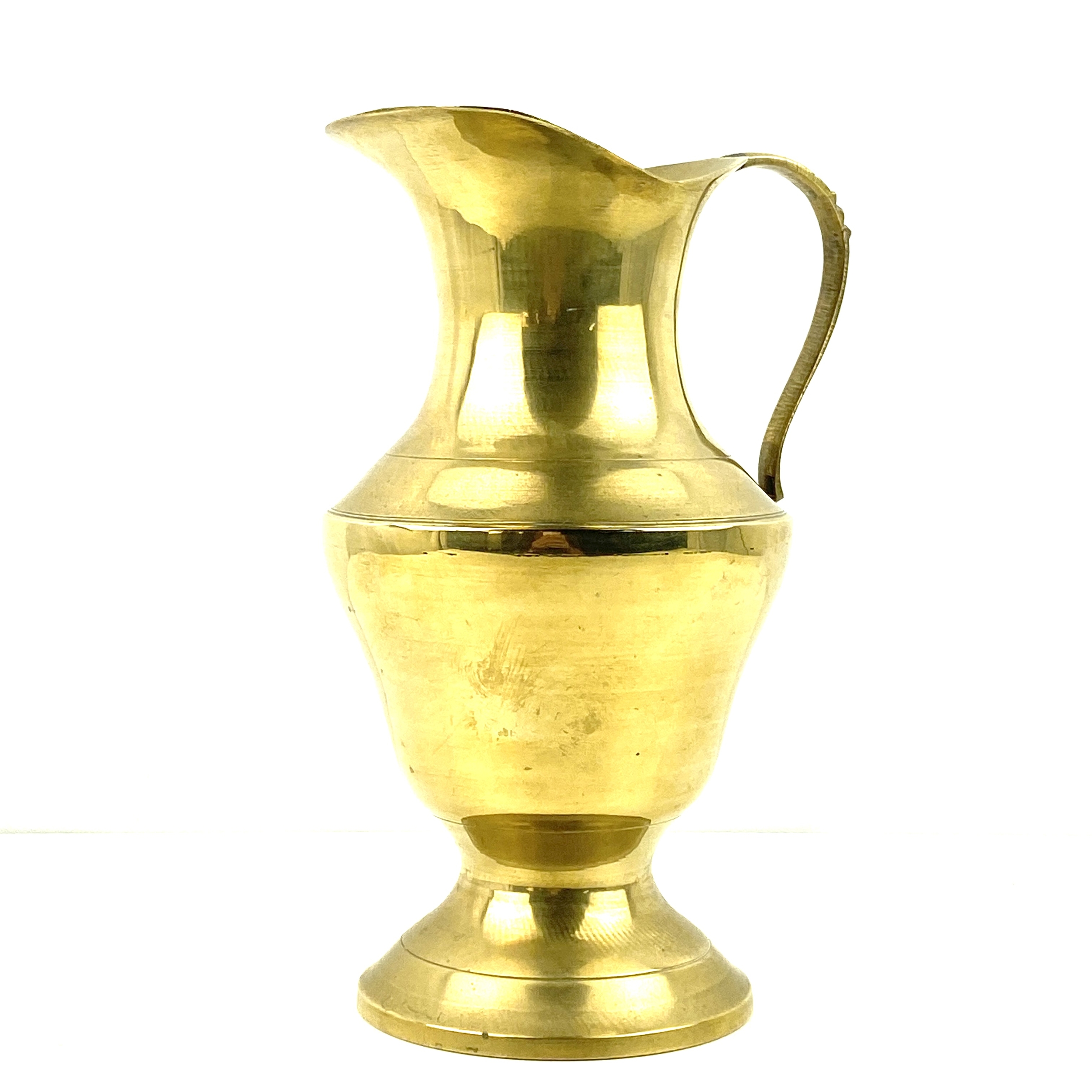 Vase forme aiguière laiton vintage et durable boutique brocup