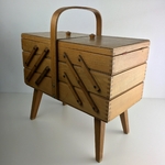travailleuse en bois brocup vente en ligne dobjets vintage et durables