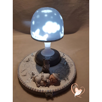106B-au coeur des arts-Veilleuse lampe lumineuse sur socle en bois bebe garçon