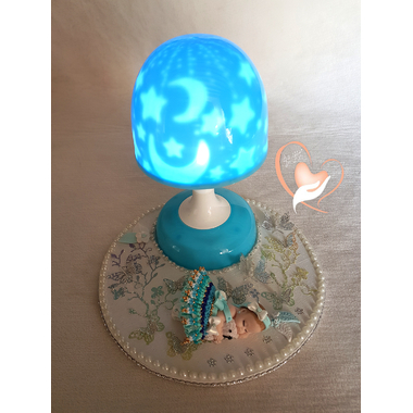 101-au coeur des arts-Veilleuse lampe lumineuse sur socle en bois bebe fille