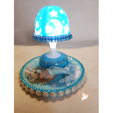 116-au coeur des arts-Veilleuse lampe lumineuse sur socle en bois bebe fille