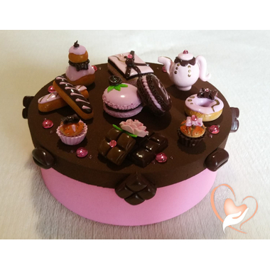 Boîte à gâteaux chocolat et rose - au coeur des arts