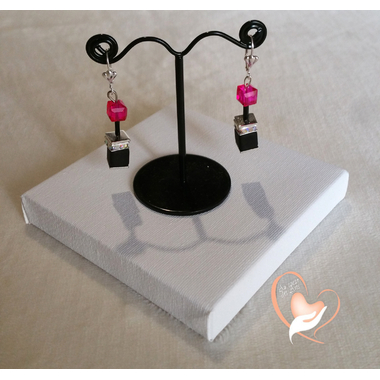 57-Boucles d'oreille Mélusine fuschia et noir argent- au coeur des arts