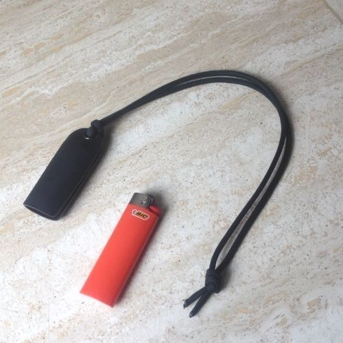 https://media.cdnws.com/_i/103847/1035/42/35/porte-briquet-1.jpeg