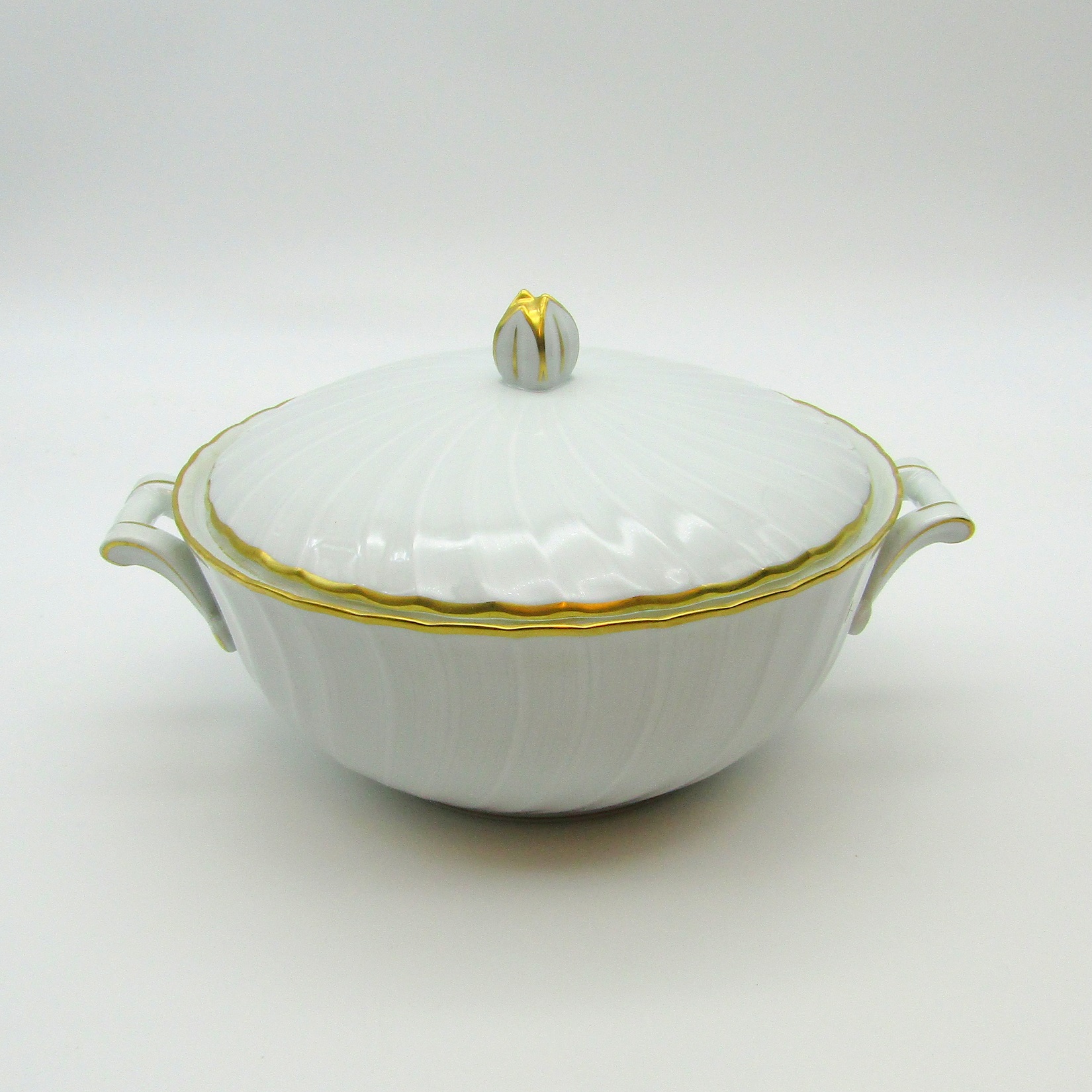 Limoges. Bernardaud. L gumier en porcelaine mod le Verlaine XXe