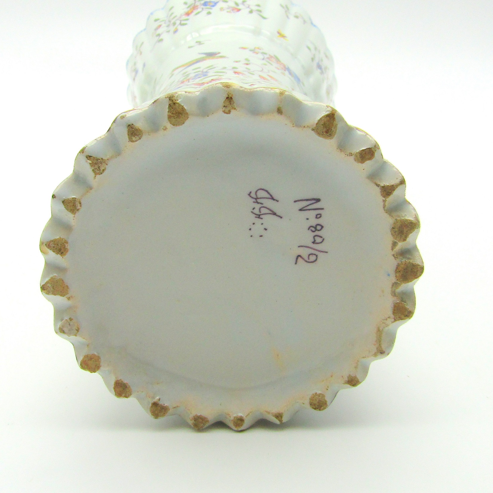 Desvres. Fourmaintraux Frères. Vase en faïence à décor doiseaux, XIXe siècle