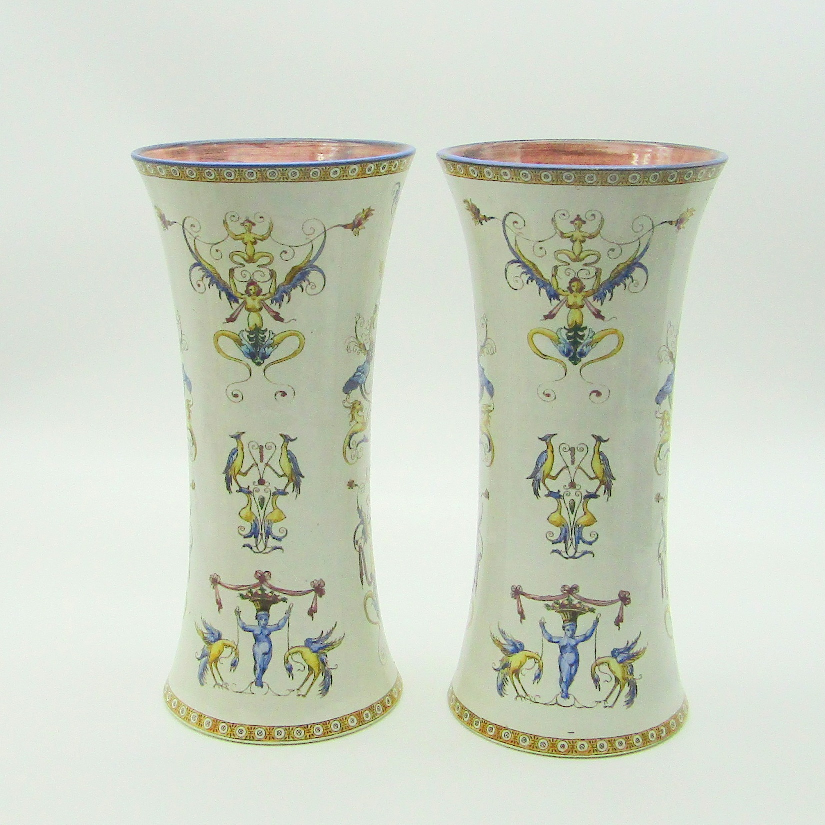 Gien. Paire vases rouleaux faïence décor Renaissance, XIXe