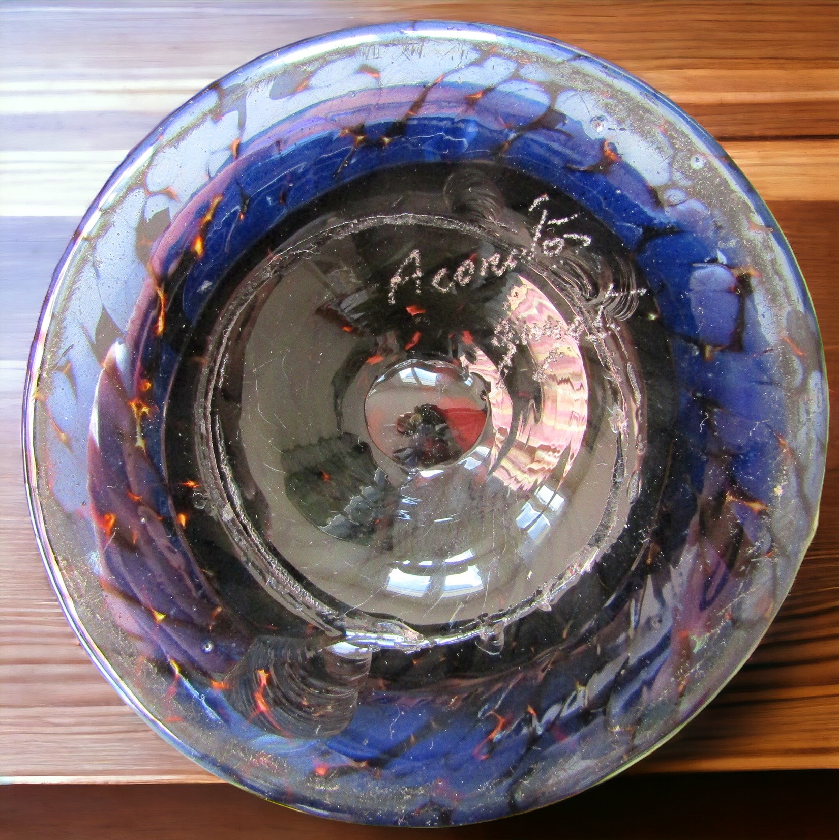Biot. Bernard Aconito Guyot. Vase verre soufflé à décor dinclusions, XXe siècle