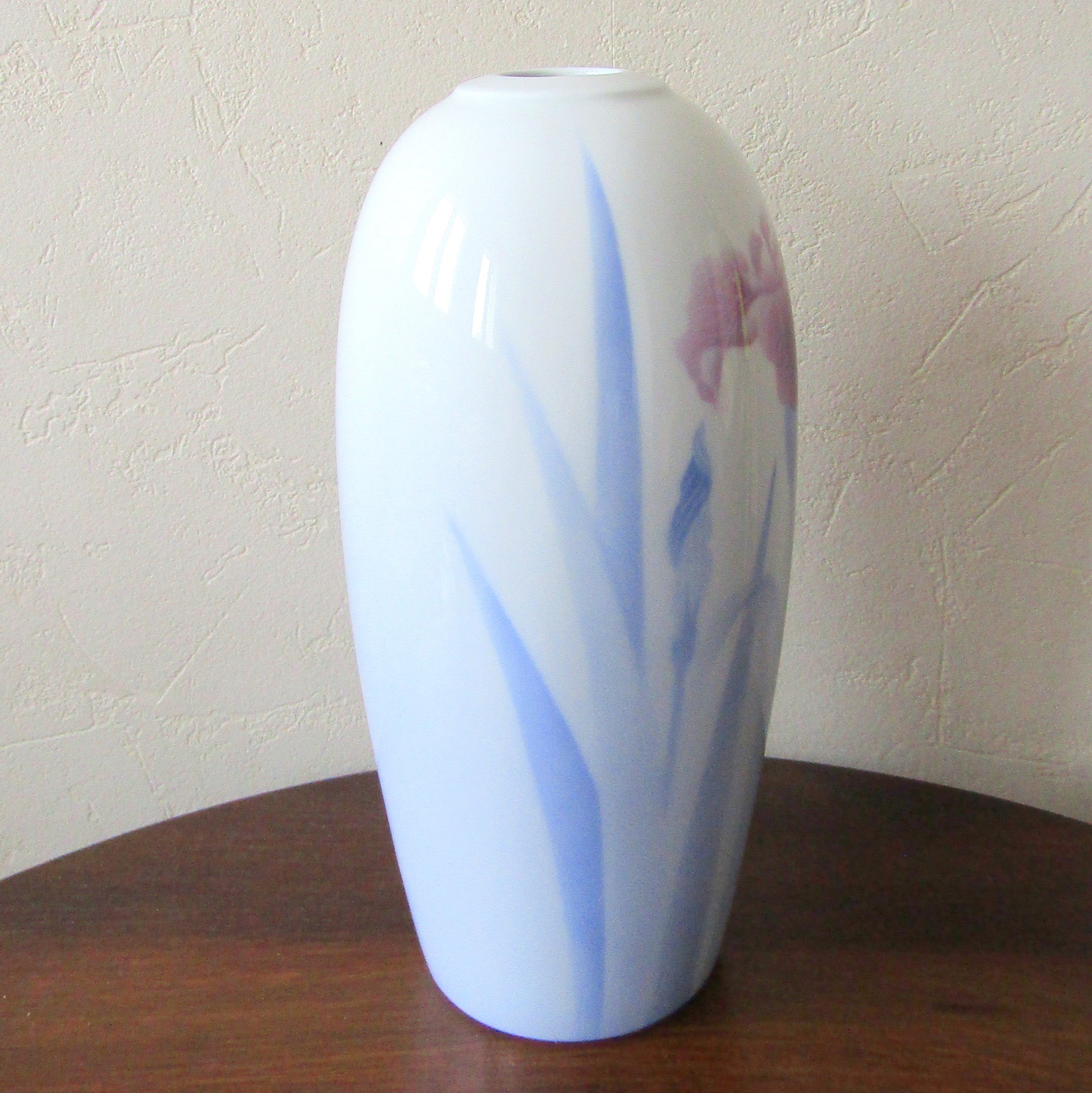Japon. Arita. Fukagawa Seiji. Vase en porcelaine à décor diris, XXe