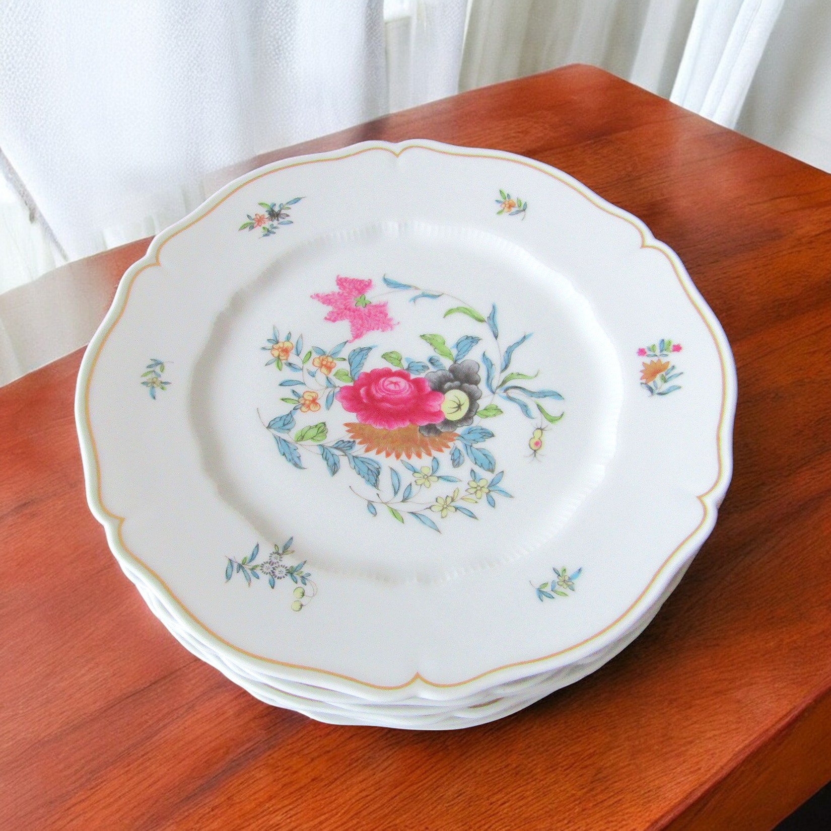 Ensemble De 12 Assiettes De Présentation En Porcelaine De Limoges Modele Lazuli