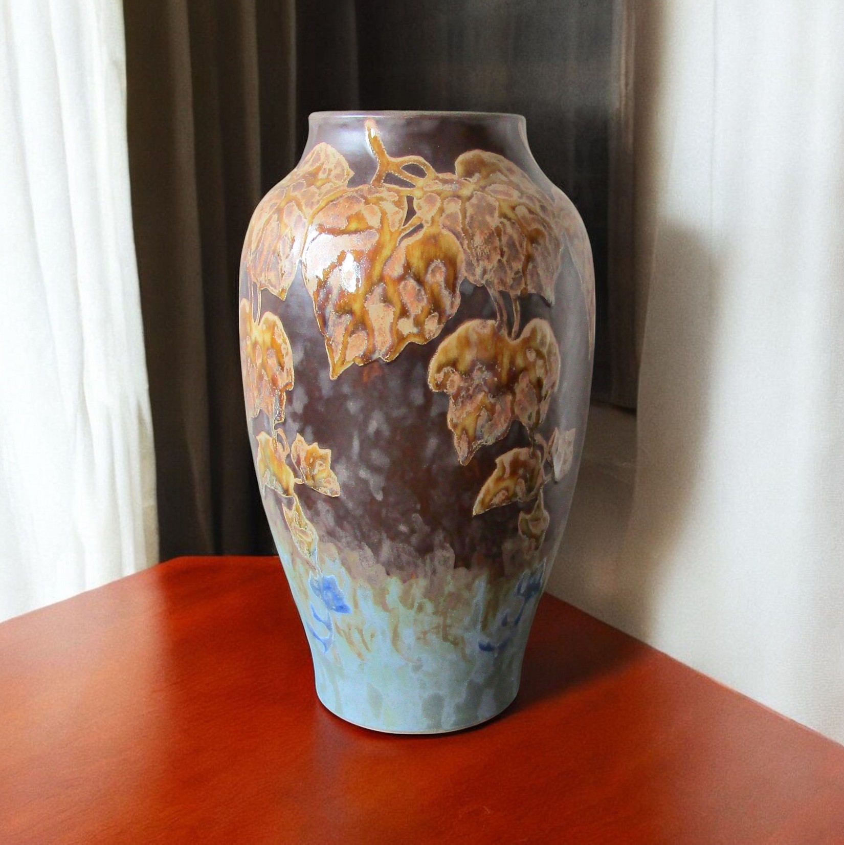 Keramis. Vase en grès modèle vigne vierge D 665, début XXe siècle