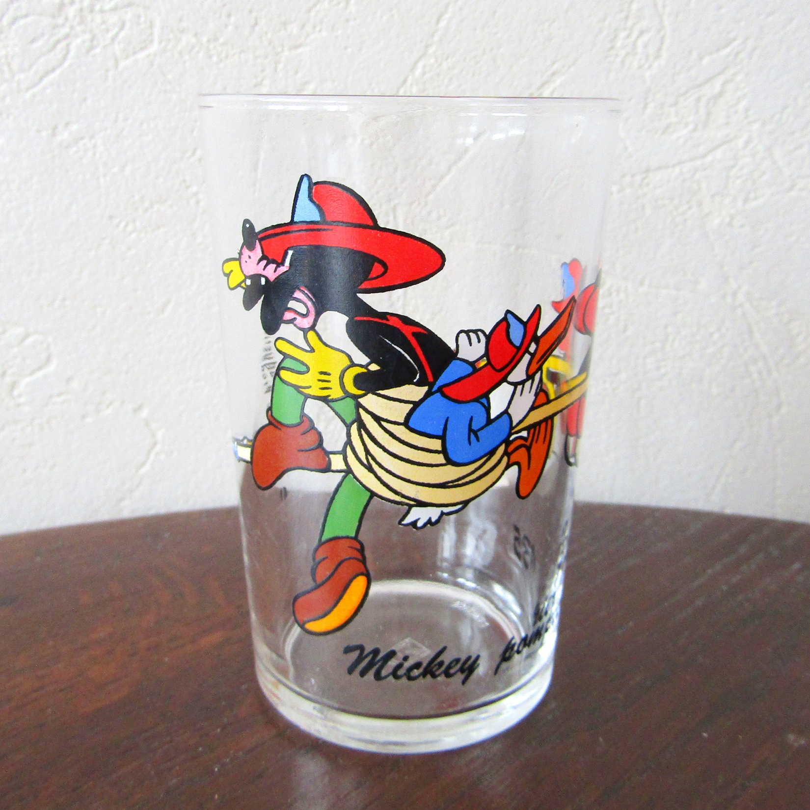 Verre à moutarde. Mickey pompier 1935. Walt Disney Productions