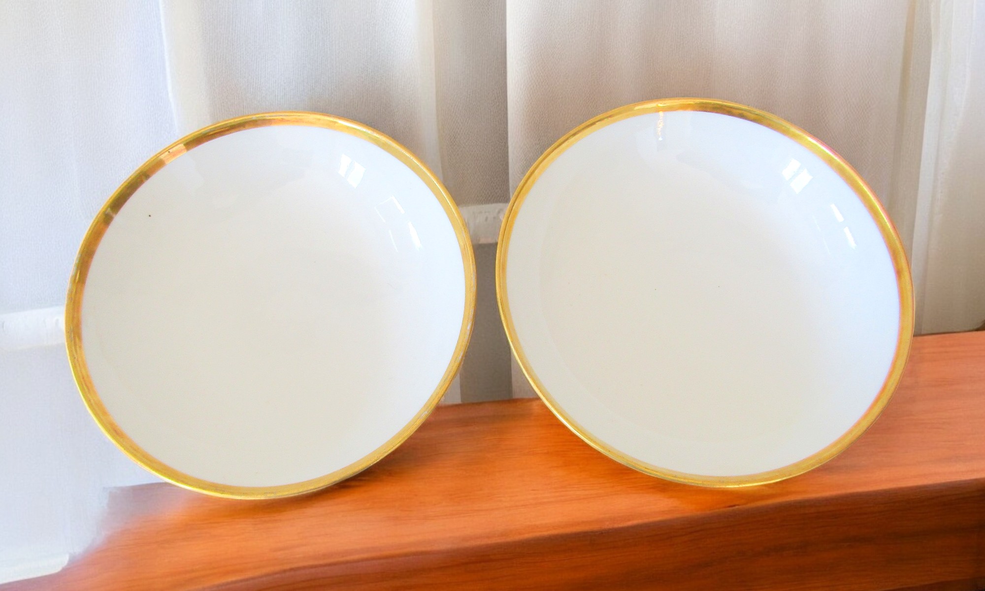 Paris. Coupes sur pied en porcelaine armoiries famille de Frejacques de Bar, XIXe siècle