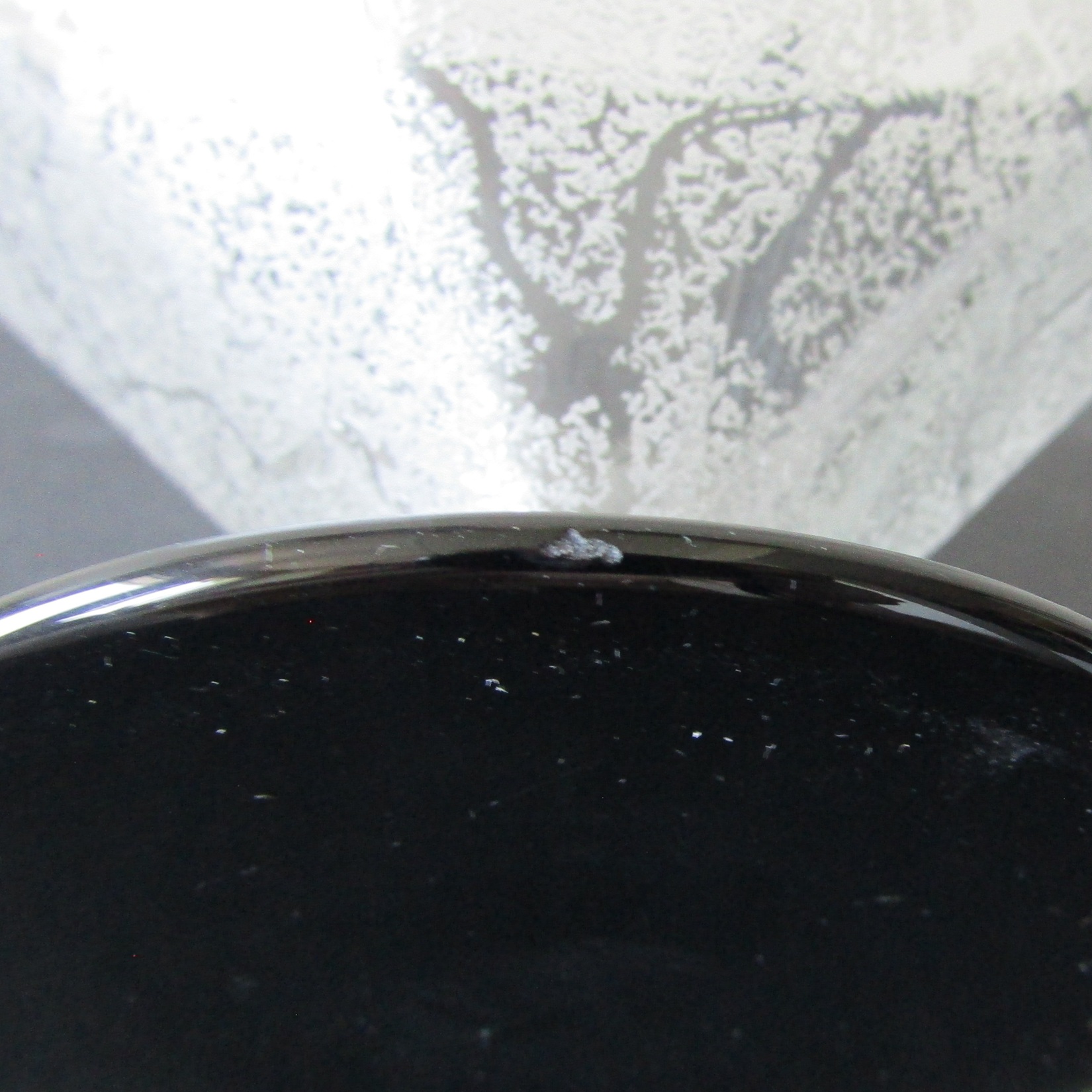 Daum. Nancy. Vase hexagonal en verre givré, XXe siècle