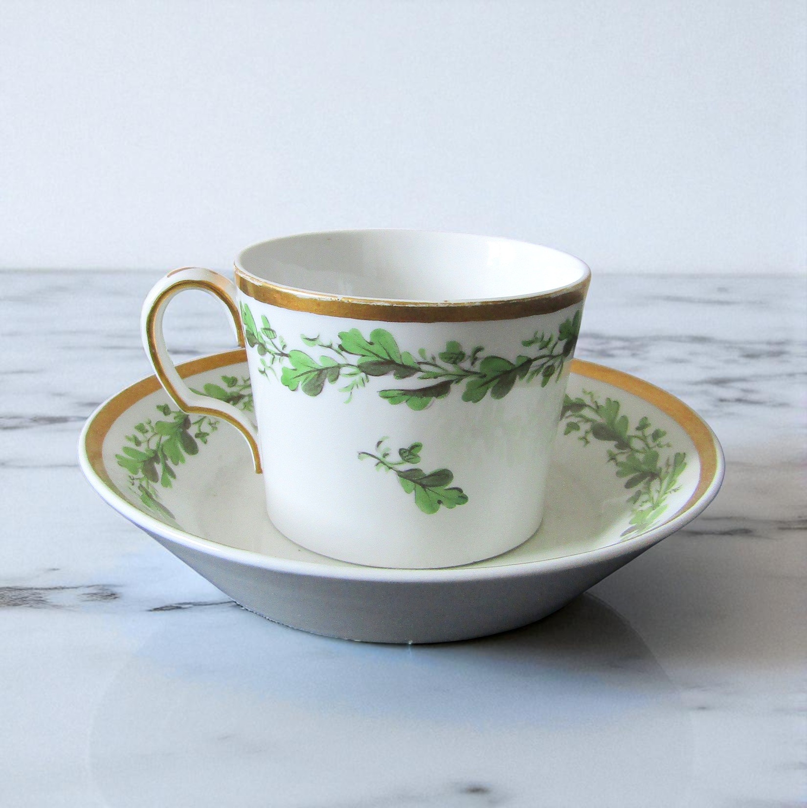Fürstenberg. Tasse en porcelaine à décor de frises feuillues, fin XVIIIe siècle
