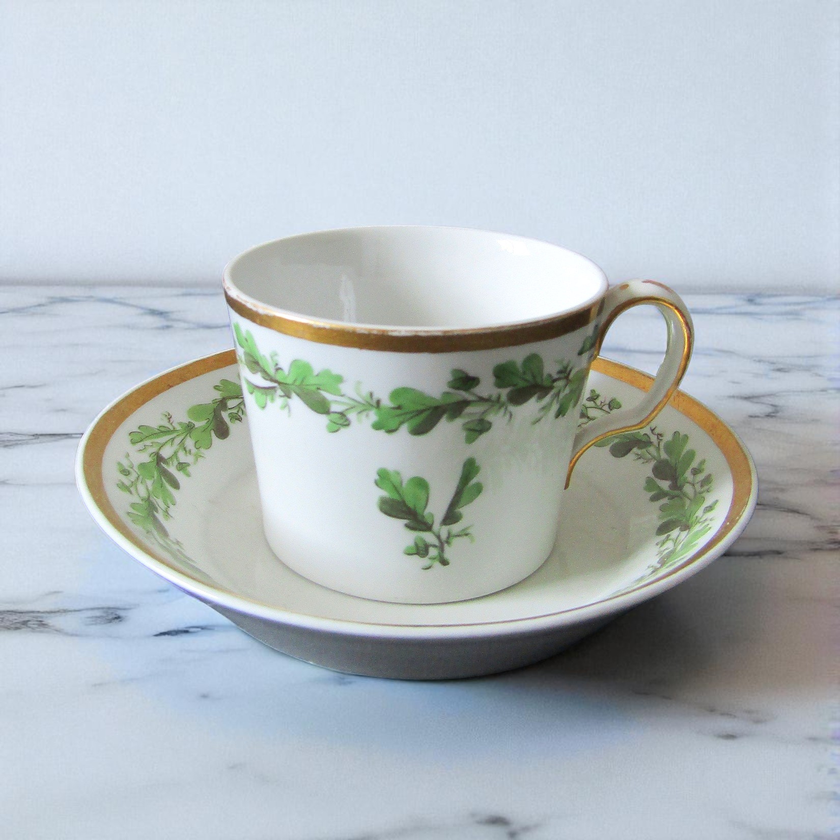 Fürstenberg. Tasse en porcelaine à décor de frises feuillues, fin XVIIIe siècle