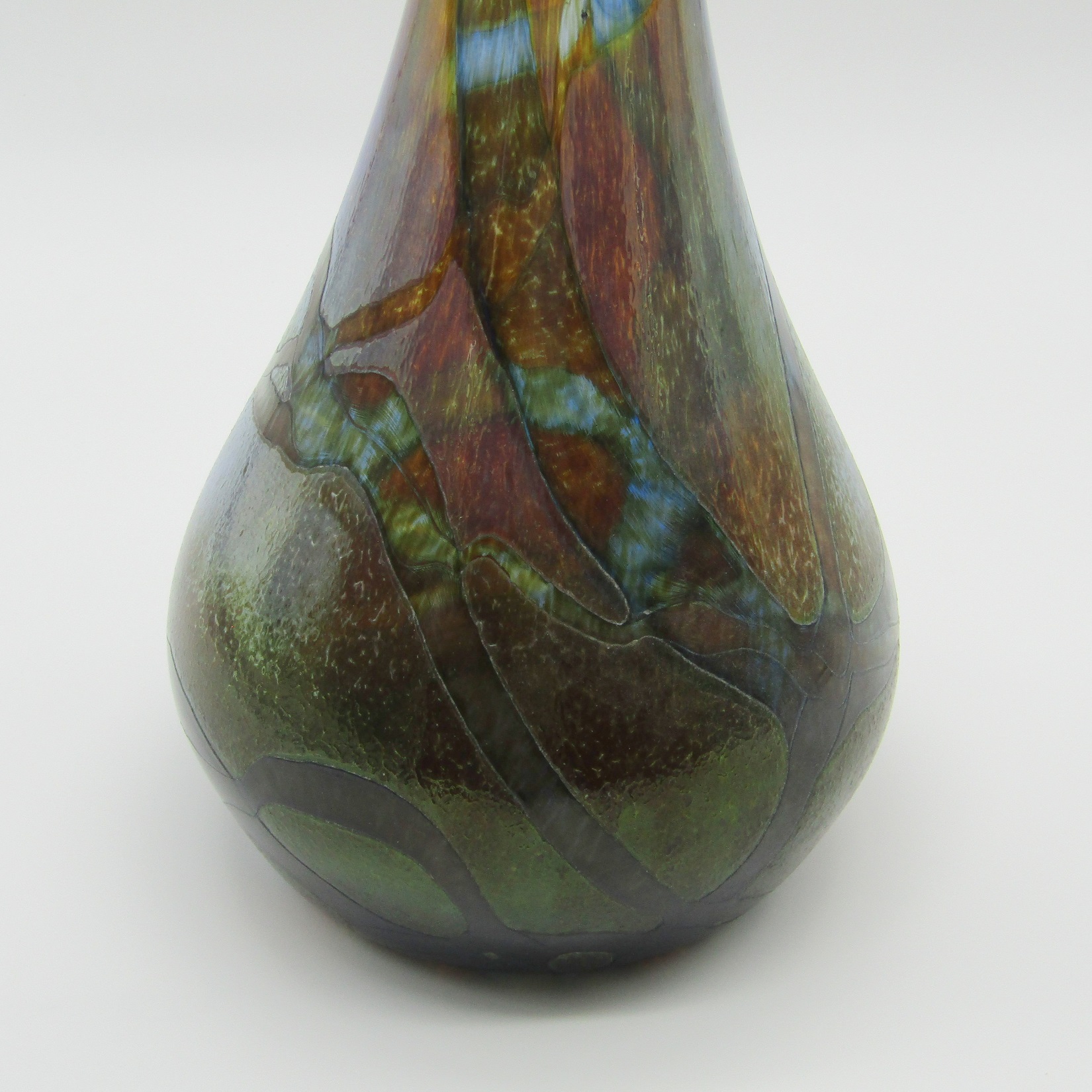 Novaro JeanClaude. Grand vase en verre soufflé irisé, XXe