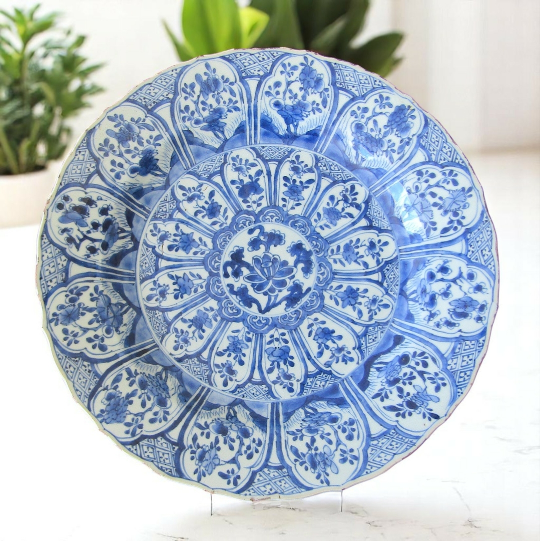 ASSIETTE EN FAÏENCE de Nevers à décor en camaïeu bleu d'un chinois fumant la pip EUR 80,00 - FR