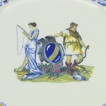 Gien. Assiette en faïence à décor polychrome darmoiries, Lachapelle, XIXe siècle (E)