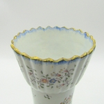 Desvres. Fourmaintraux Frères. Vase en faïence à décor doiseaux, XIXe siècle