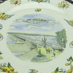 Gien. Plat en faïence à décor polychrome du Pont-canal de Briare, début XXe