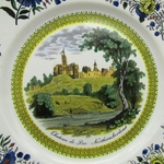 Gien. Assiette en faïence Château de Duc Northumberland, XIXe siècle