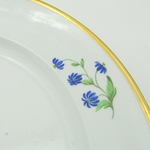 Niderviller. Plat en porcelaine à décor de personnages dans un paysage, XVIIIe siècle