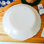 Nevers. Assiette en faïence décor fabrique bord dune rivière, XVIIIe siècle [5]