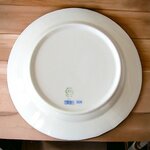 Denmark. Royal Copenhagen. Assiette creuse en porcelaine modèle fleurs bleues