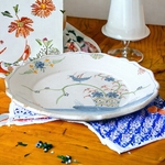 Nevers. Assiette en faïence décor polychrome à loiseau branché, XVIIIe [15]