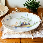 Nevers. Assiette en faïence à décor dune Fable le renard et le corbeau, XVIIIe siècle
