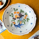 Nevers. Assiette en faïence à décor d'une corne d'abondance, XVIIIe siècle [18]