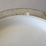 Sèvres. Important vase bouteille en porcelaine fond bleu lapis, fin XIXe siècle