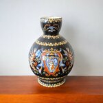 Gien. Pichet à cidre en faïence décor renaissance fond noir, début XXe siècle