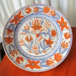 Bayeux ou Paris. Paire dassiettes en porcelaine à décor de fleurs, XIXe siècle