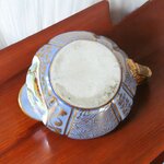 Paris. Pot à lait en porcelaine à décor polychrome doiseaux, XIXe siècle