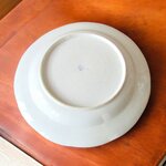 Meissen. Assiette en porcelaine à décor polychrome de fleurs, XVIIIe siècle